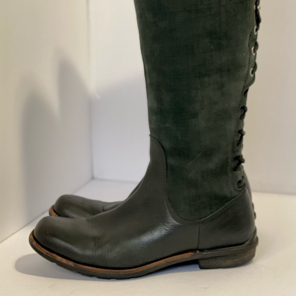UGG Smithfield tall boot  size 8/39